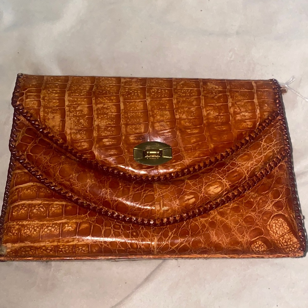 VINTAGE ALLIGATOR CLUTCH